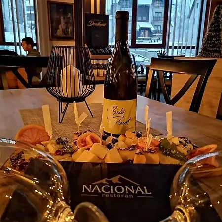 Rastko-n Lux 32 Milmari 科帕奥尼克