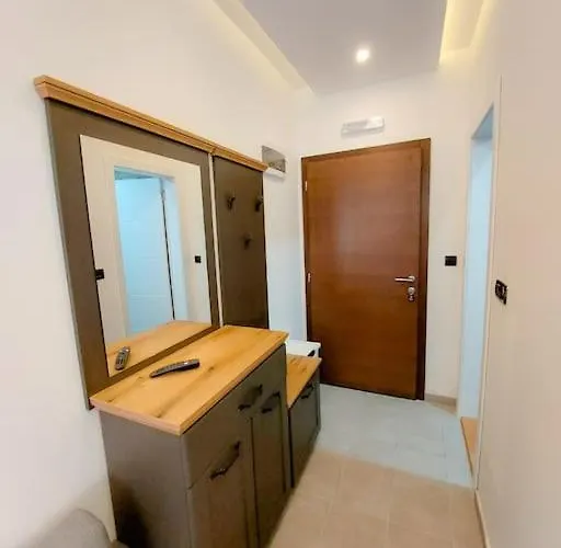 Rastko-n Lux 32 Milmari アパート