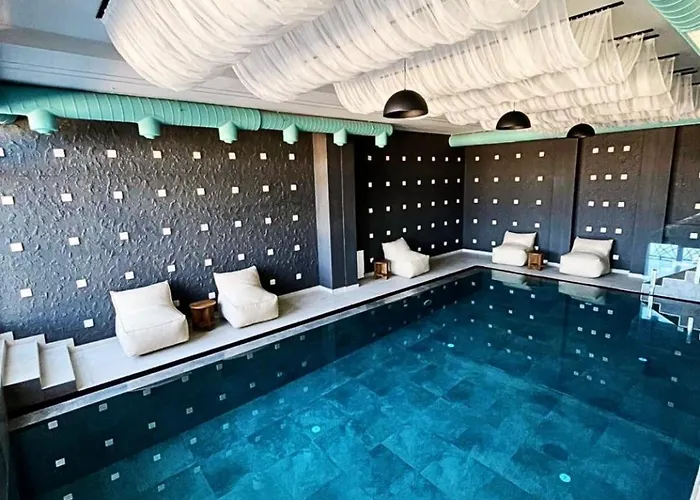 Rastko-n Lux 32 Milmari アパート *